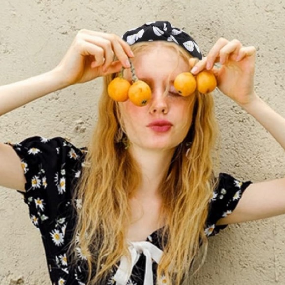 Black & White Leaf Pattern Top Knot Headband - Picture 5 of 10